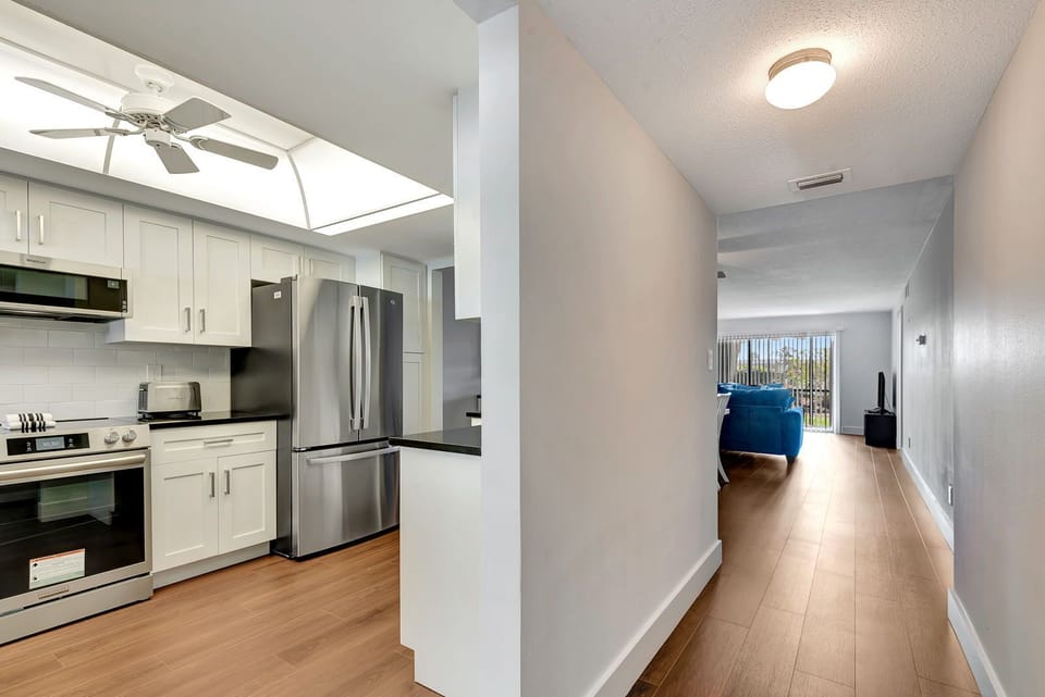 Steps to Siesta Beach – Poolside 2BR Condo (6904)