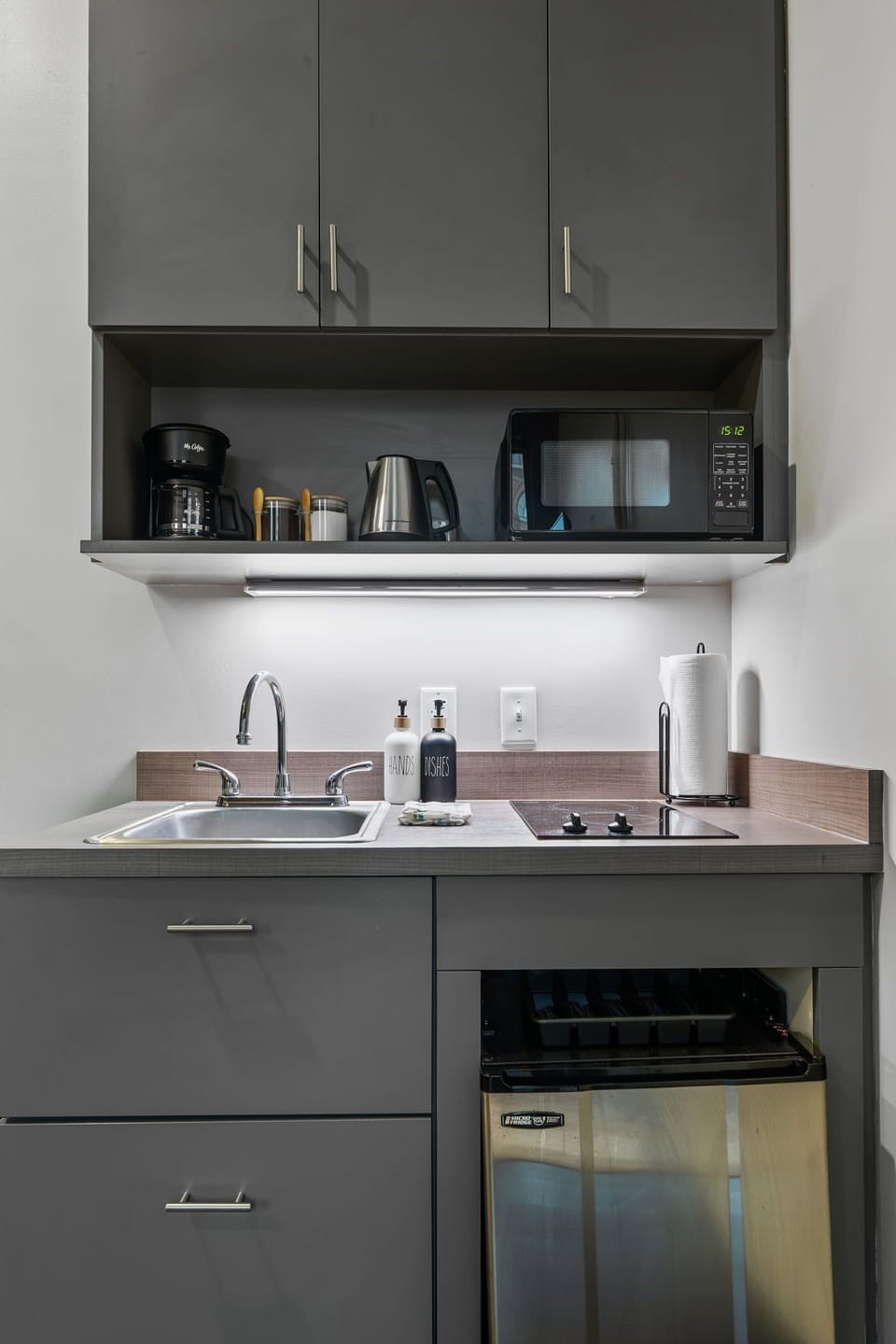 You can hear the sizzle in the fully equipped kitchen, made for easy cooking.