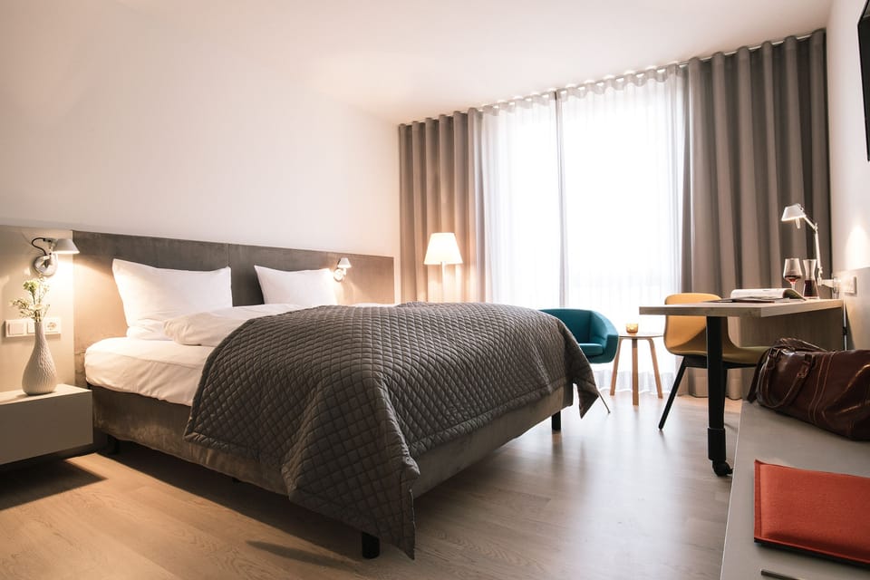 Classic Double Room | Hypo-allergenic bedding, down comforters, in-room safe, desk