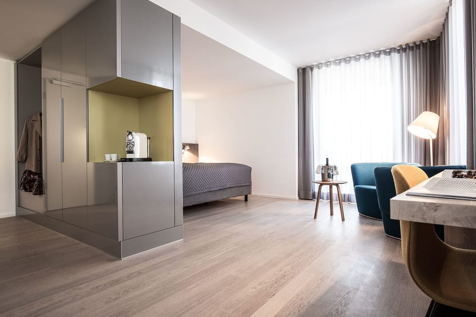 Junior Studio Suite, Terrace | Hypo-allergenic bedding, down comforters, in-room safe, desk