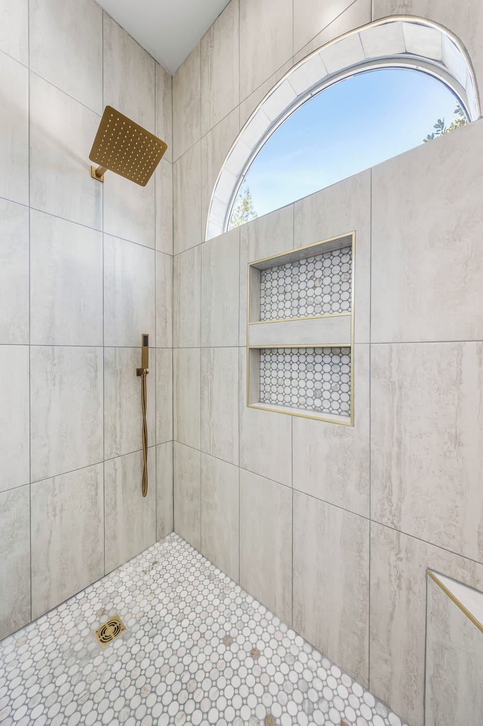 Master suite bathroom