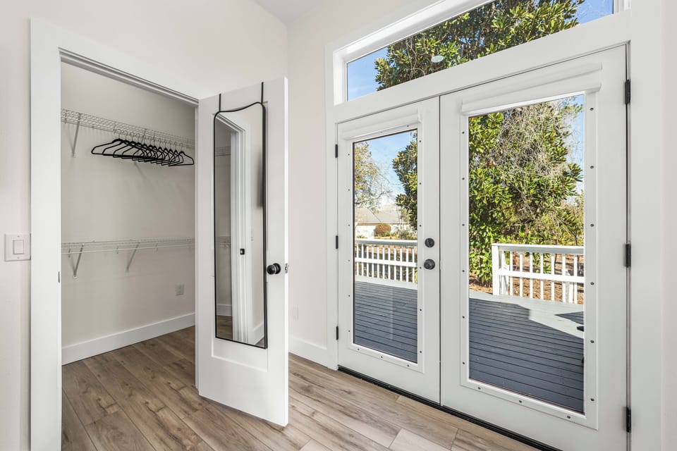 Master king suite with private back deck