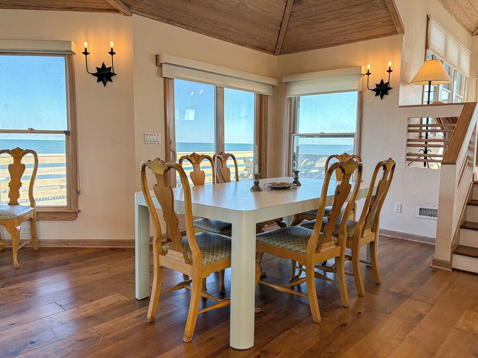 Dining Room 2025