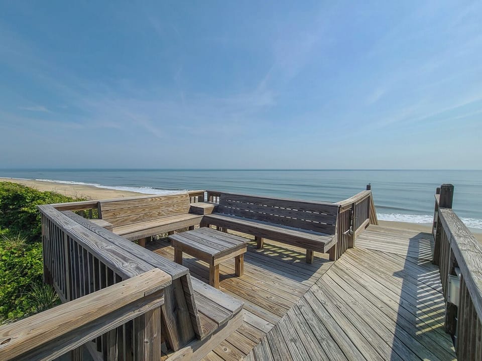 Dune Deck 2022
