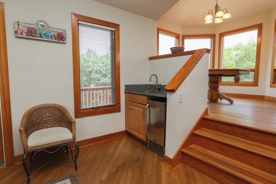 Wet Bar and Look Out 2023