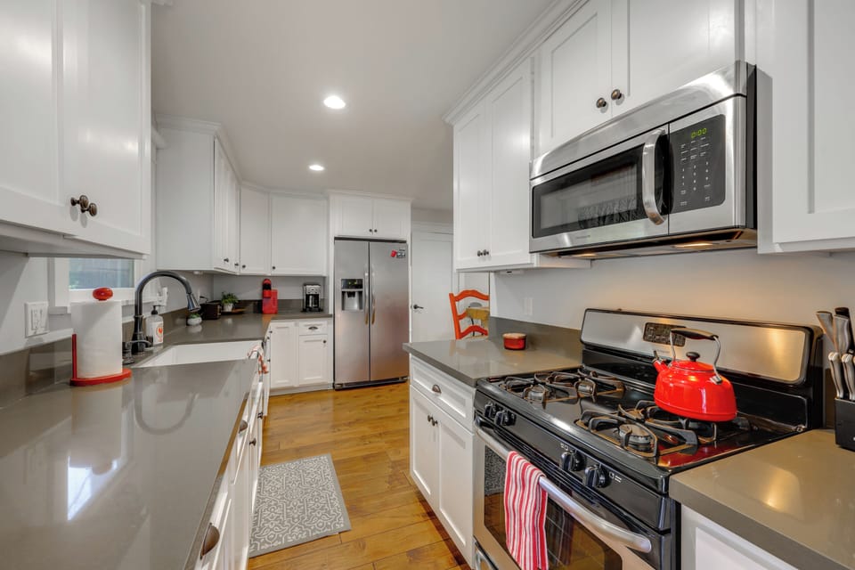 Kitchen | Main Level