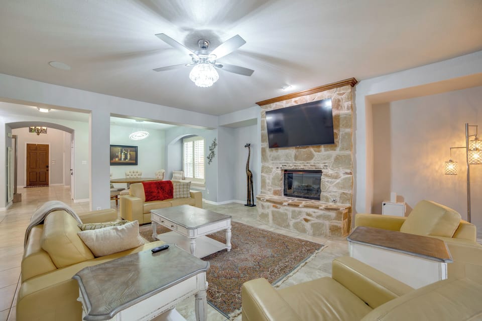 Living Room | Fireplace | Smart TV