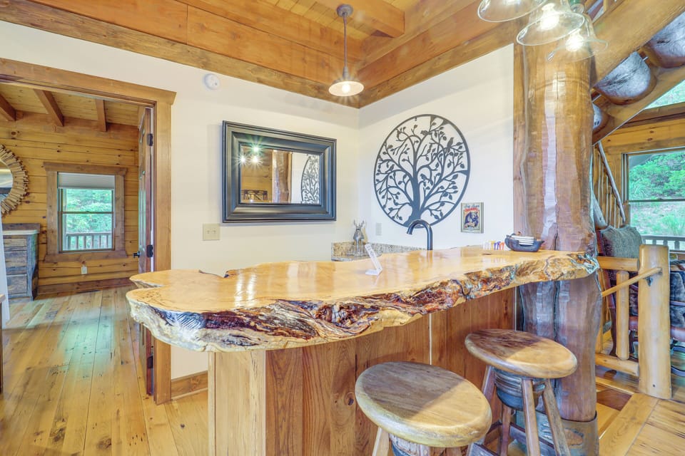 Wet Bar | Main Floor