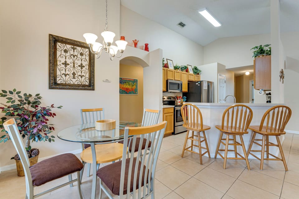 Dining Area | Dining Table | Dishware/Flatware