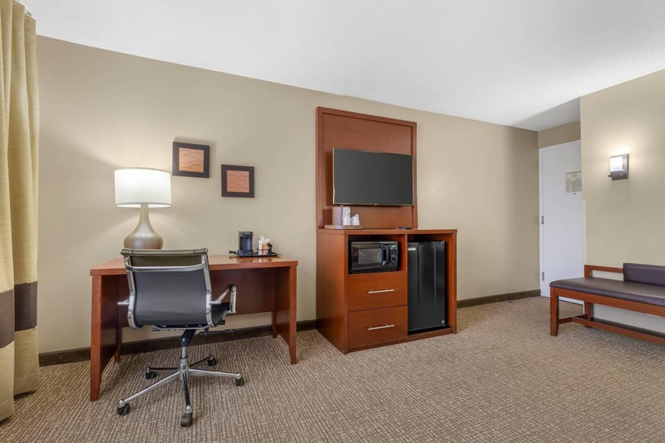 Premium bedding, pillowtop beds, desk, laptop workspace