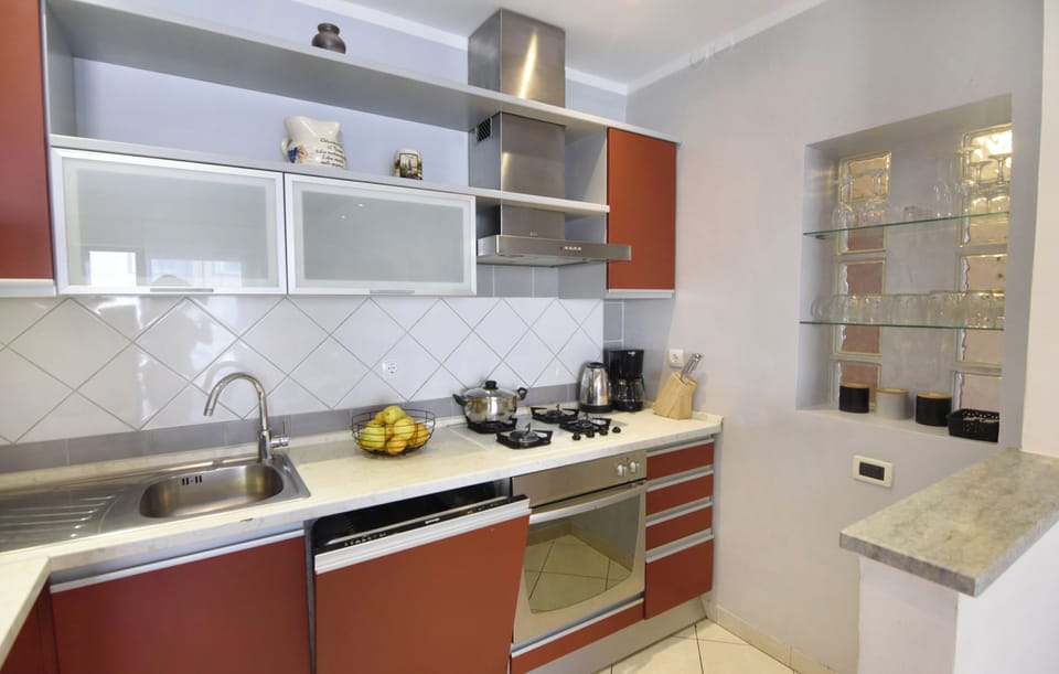 Apartment, 2 Bedrooms, Patio, Garden View | Interior