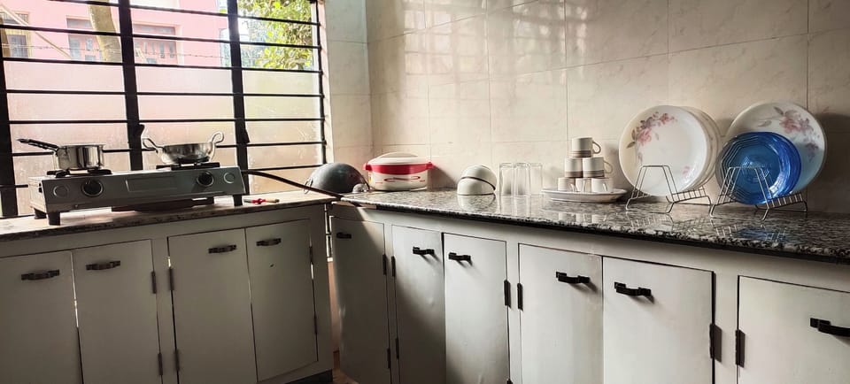Cookware/dishes/utensils