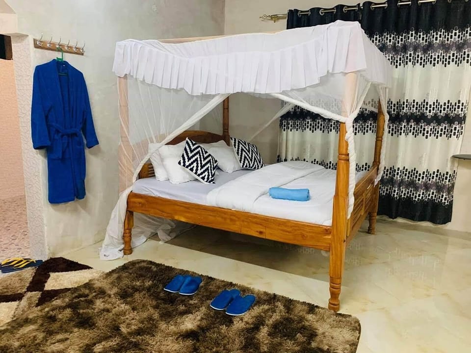 Standard Double Room, Garden View | Free WiFi, bed sheets