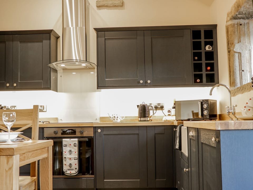 Dishwasher, cookware/dishes/utensils
