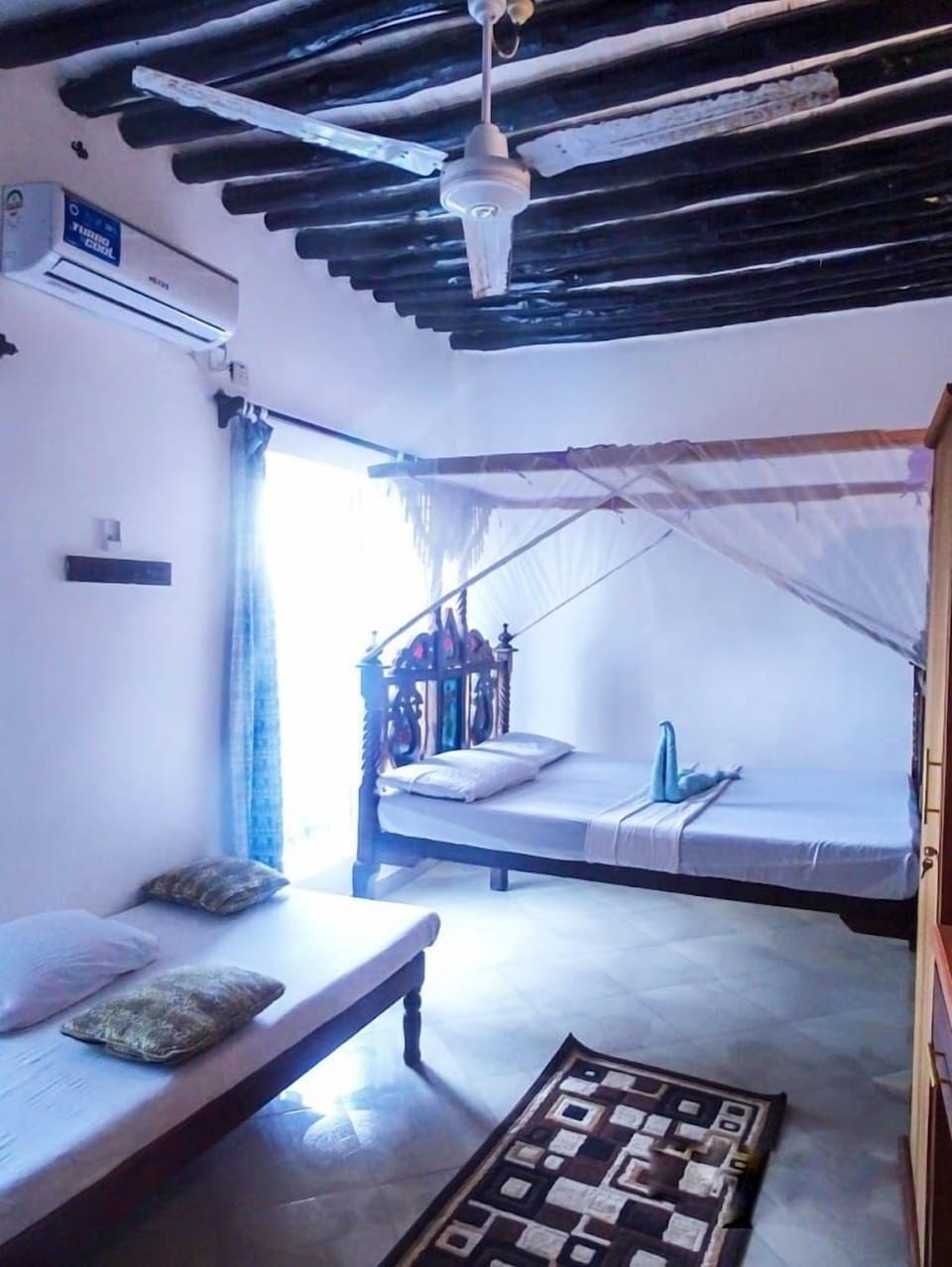 Deluxe Twin Room | Free WiFi, bed sheets