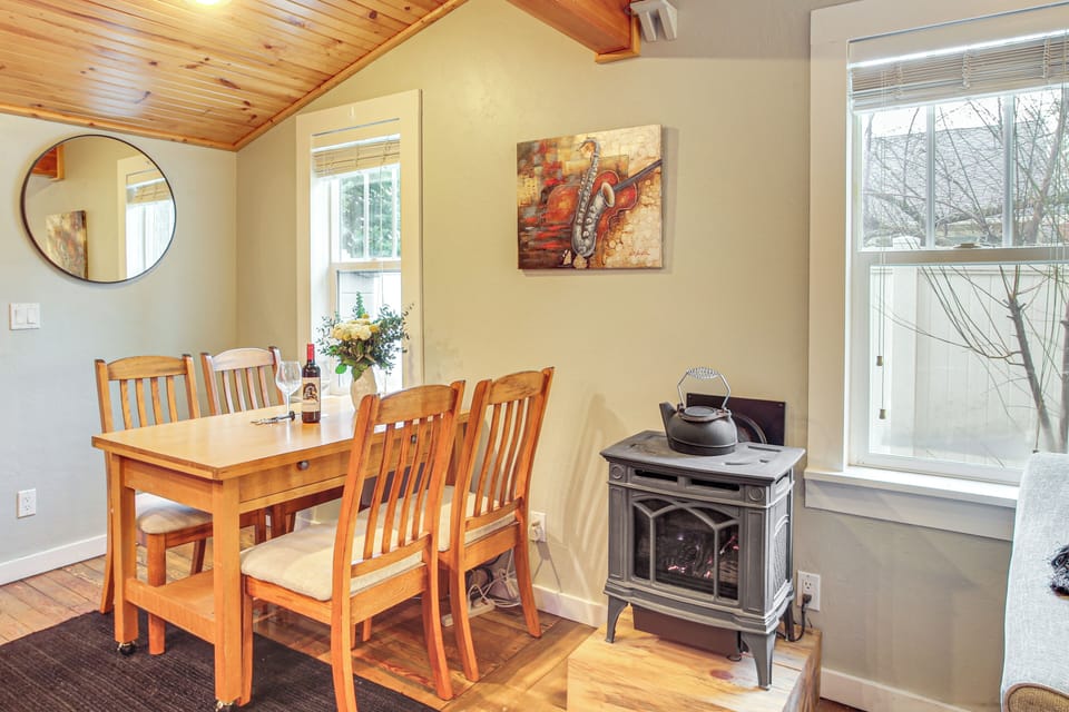 House (2 Bedrooms) | Interior