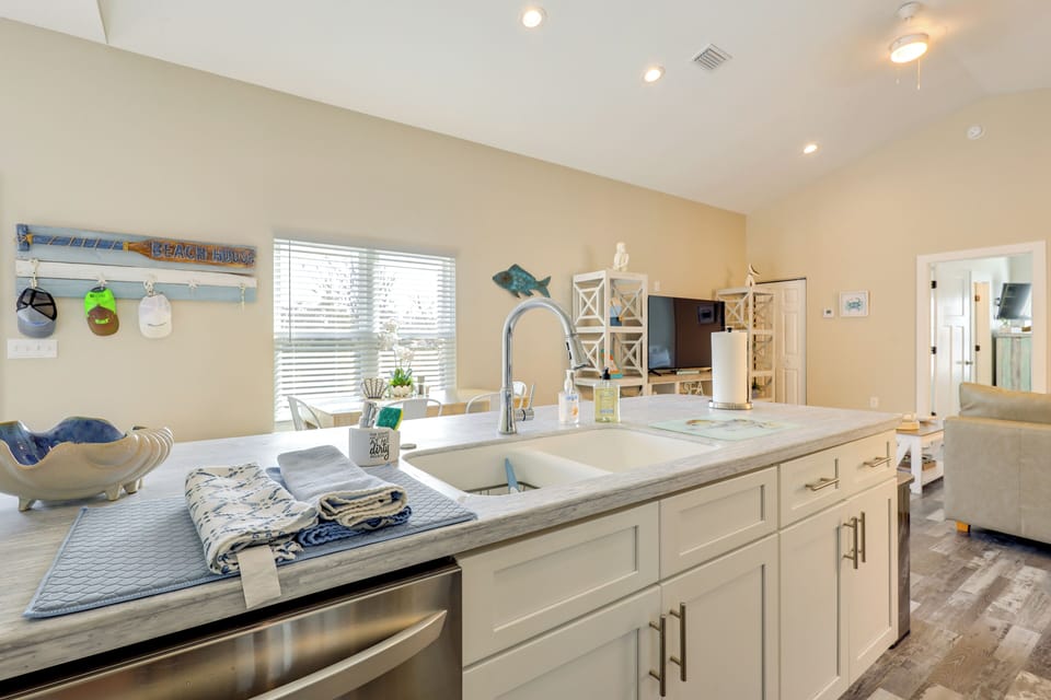 House (2 Bedrooms) | Interior