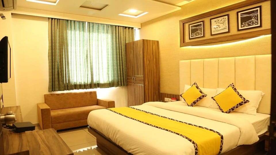 Deluxe Double Room, City View | Soundproofing, free WiFi