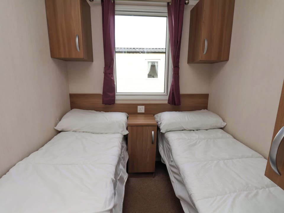 3 bedrooms, individually decorated, individually furnished