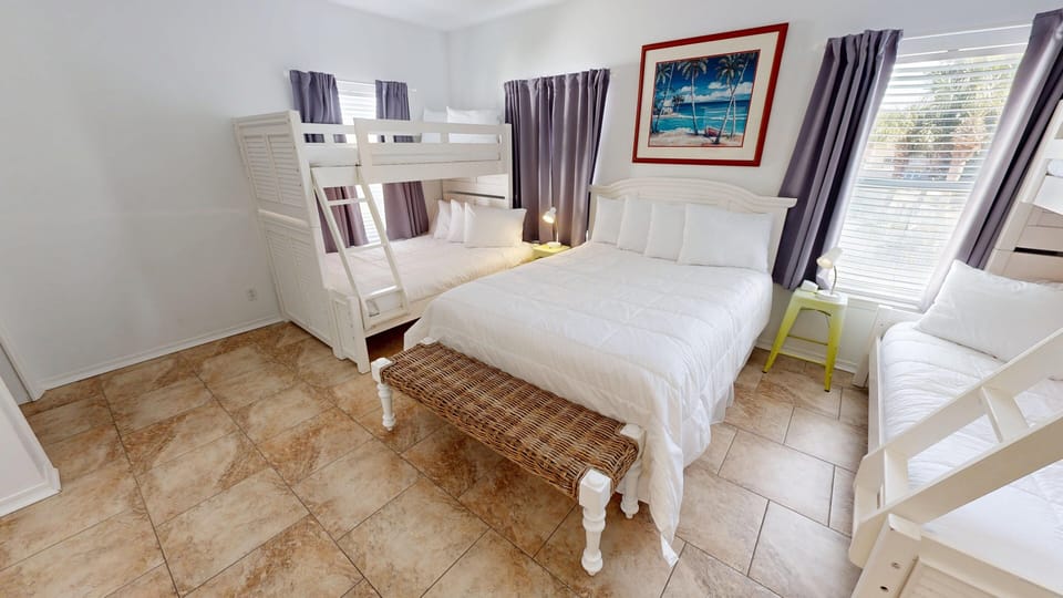 House, 4 Bedrooms | 4 bedrooms, iron/ironing board, WiFi (free)