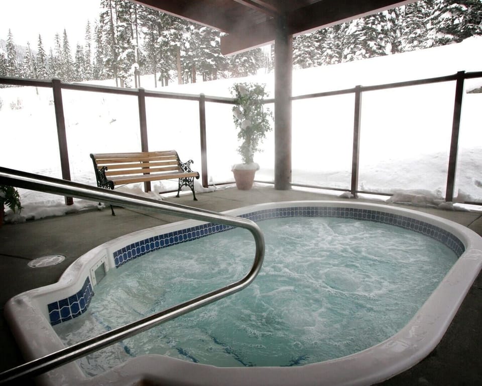 Cahilty #225 Hotel Room Hotel in British Columbia