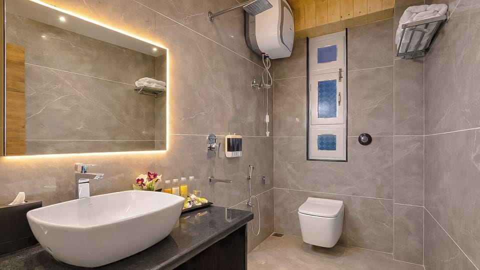 Cottage, Balcony, Valley View | Bathroom | Towels