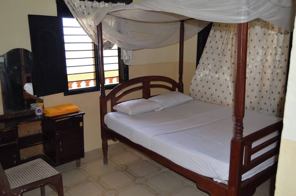 Standard Single Room | Free WiFi, bed sheets