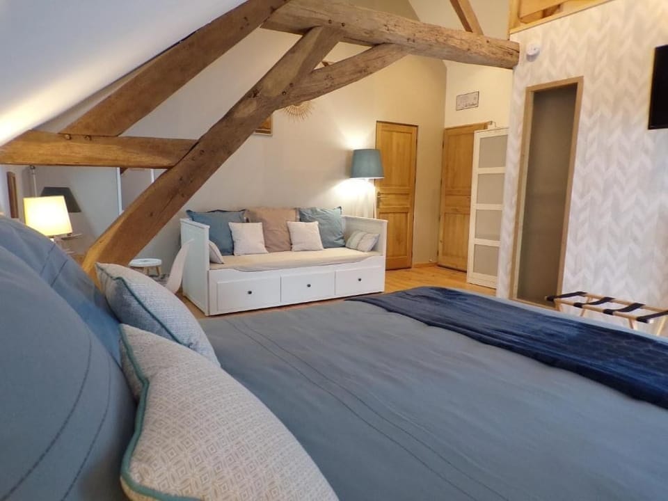 Deluxe Double Room, 1 Queen Bed (Boreale) | Memory foam beds, desk, laptop workspace, free WiFi