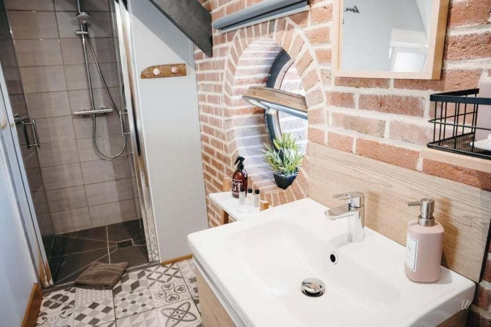 Romantic Double Room, 1 Queen Bed, Garden View (Cocoon) | Bathroom | Shower, free toiletries, hair dryer, towels