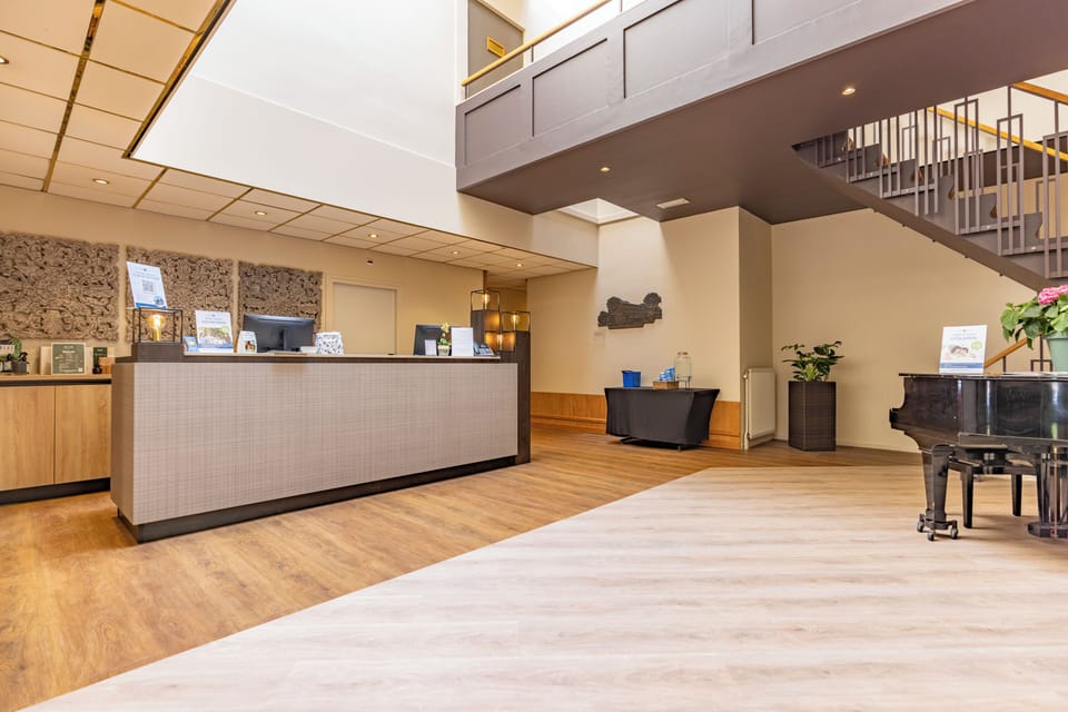 Arrive with ease at a welcoming, staffed reception desk.