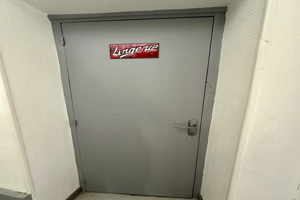 Entrance / Reception