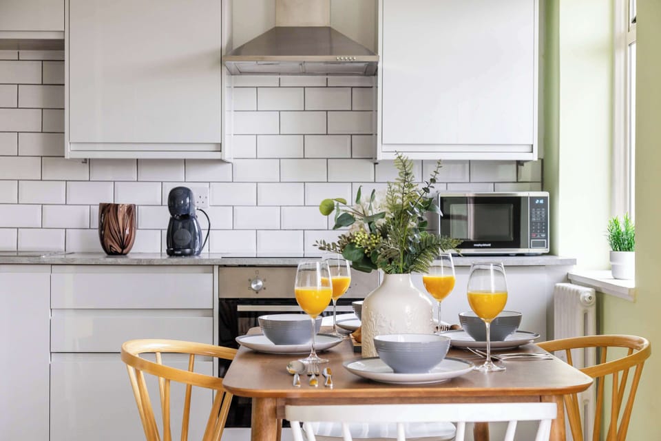 City Apartment, 1 Double Bed with Sofa bed, Non Smoking, Park View | Dining