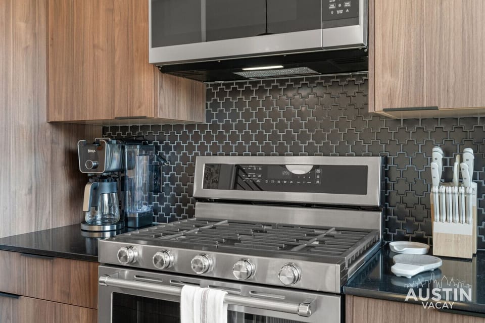 Chef-worthy gas stove with plenty of power