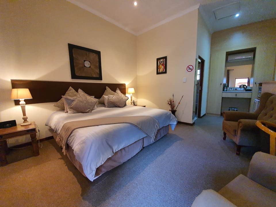 Deluxe Double Room | In-room safe, desk, iron/ironing board, free cribs/infant beds