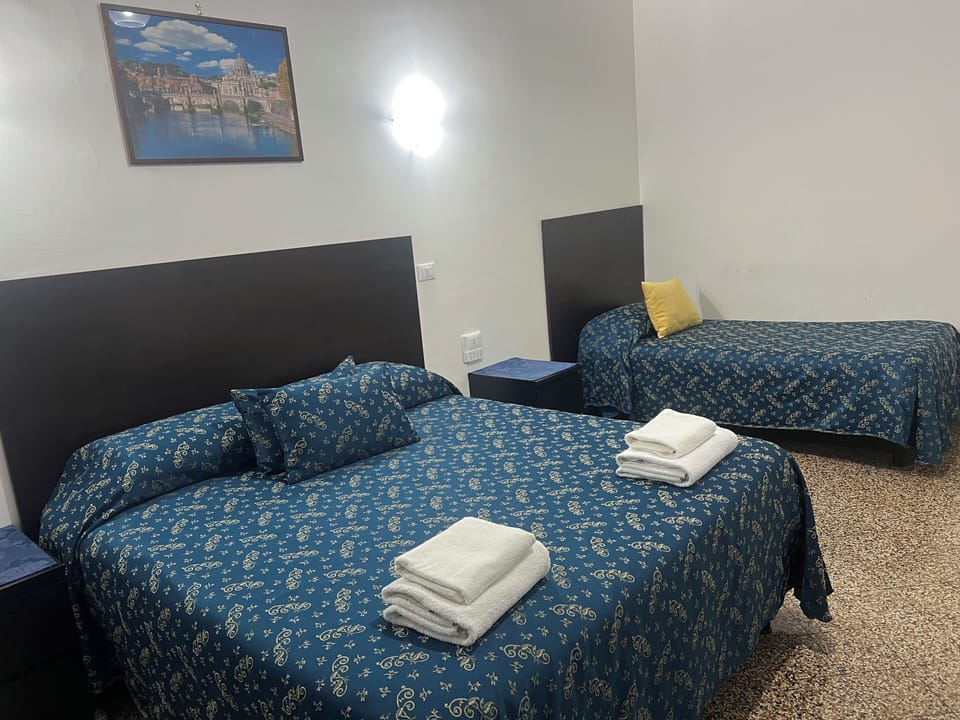 Classic Triple Room | Free WiFi