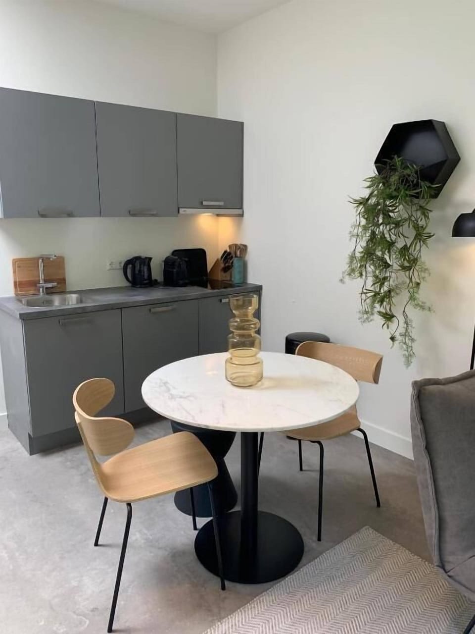 Apartment | Laptop workspace, iron/ironing board, free WiFi