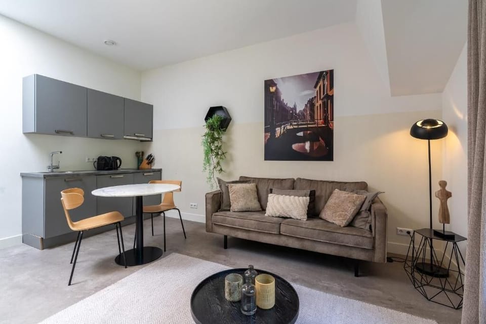 Apartment | Laptop workspace, iron/ironing board, free WiFi