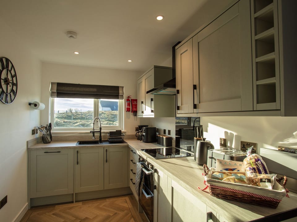 Dishwasher, cookware/dishes/utensils