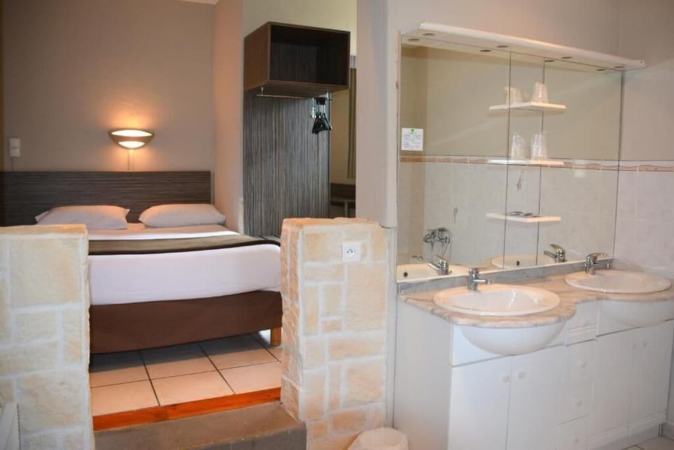 Double Room | Free WiFi