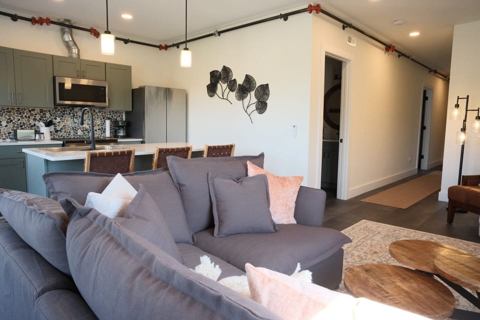 Living Room / Lounge