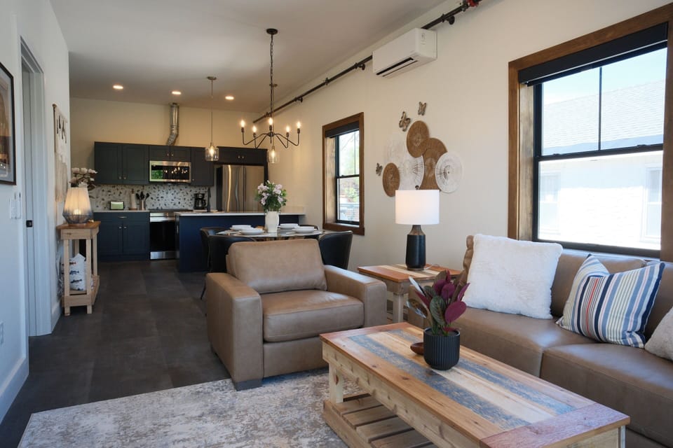 Living Room / Lounge
