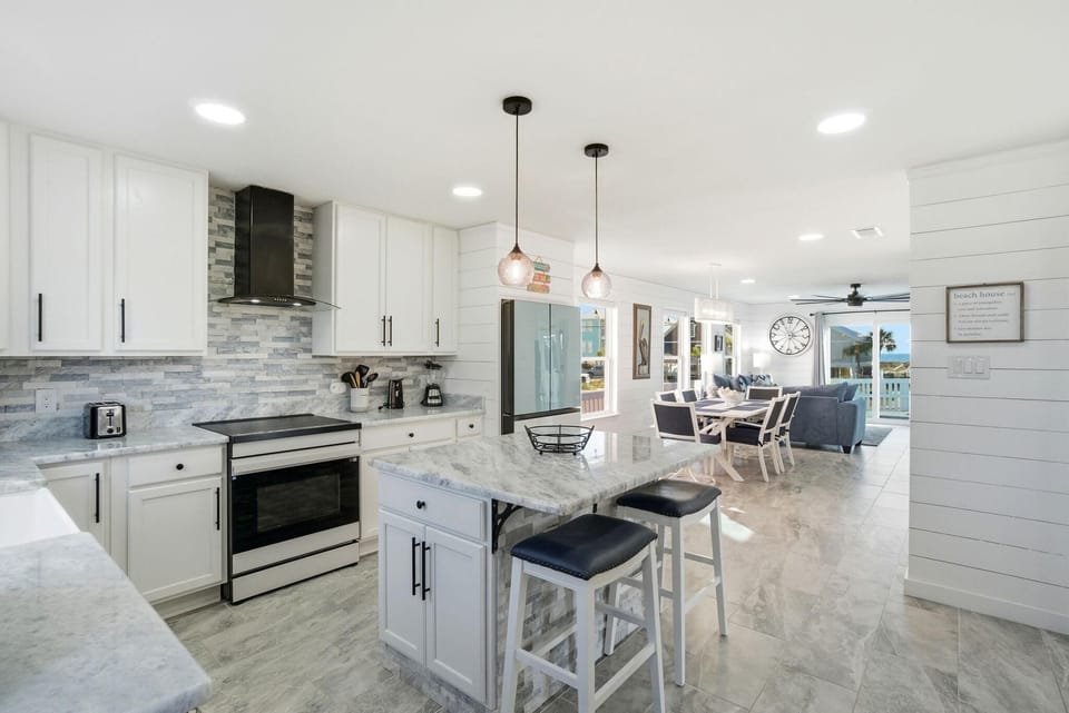 House, Multiple Beds (Another Memory) | Private kitchen | Oven, toaster