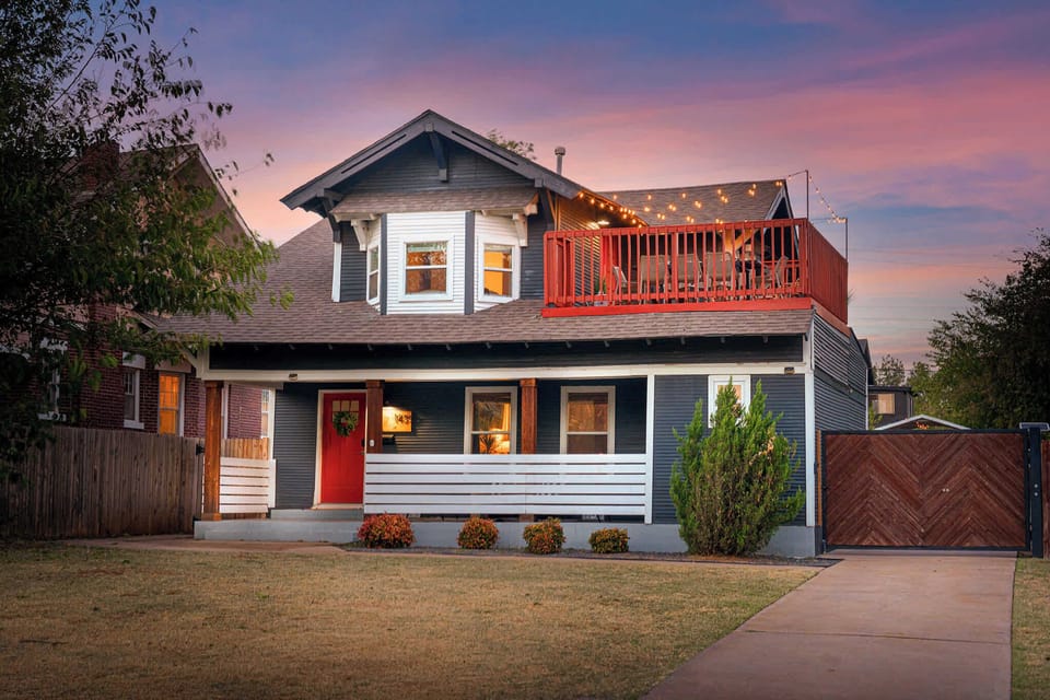 First impressions guaranteed to impress. Stylish, inviting, and ready to host your next adventure—smiles included at check-in.