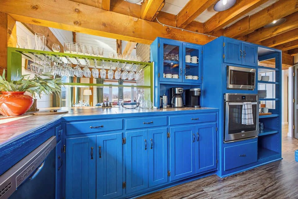 From quick snacks to gourmet dinners, this kitchen has all the tools for your culinary adventures. Pro tip: great food tastes even better with a side of vacation vibes.