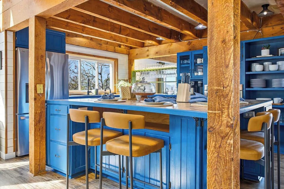 Whip up your favorite meals, pour a glass of wine, or just hang out — this kitchen has everything you need to make delicious memories (and maybe a few foodie Instagram posts).