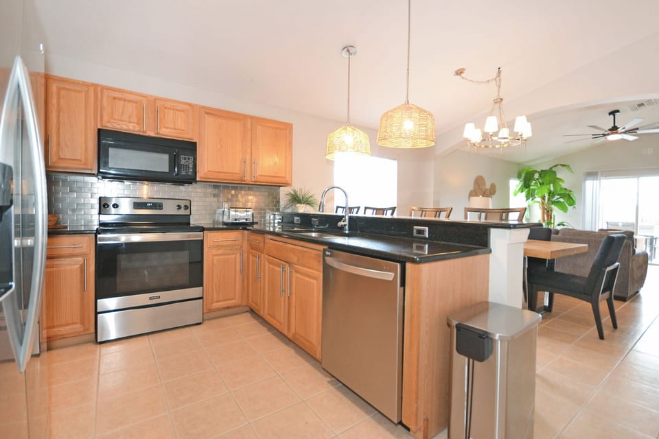 8-Kitchen