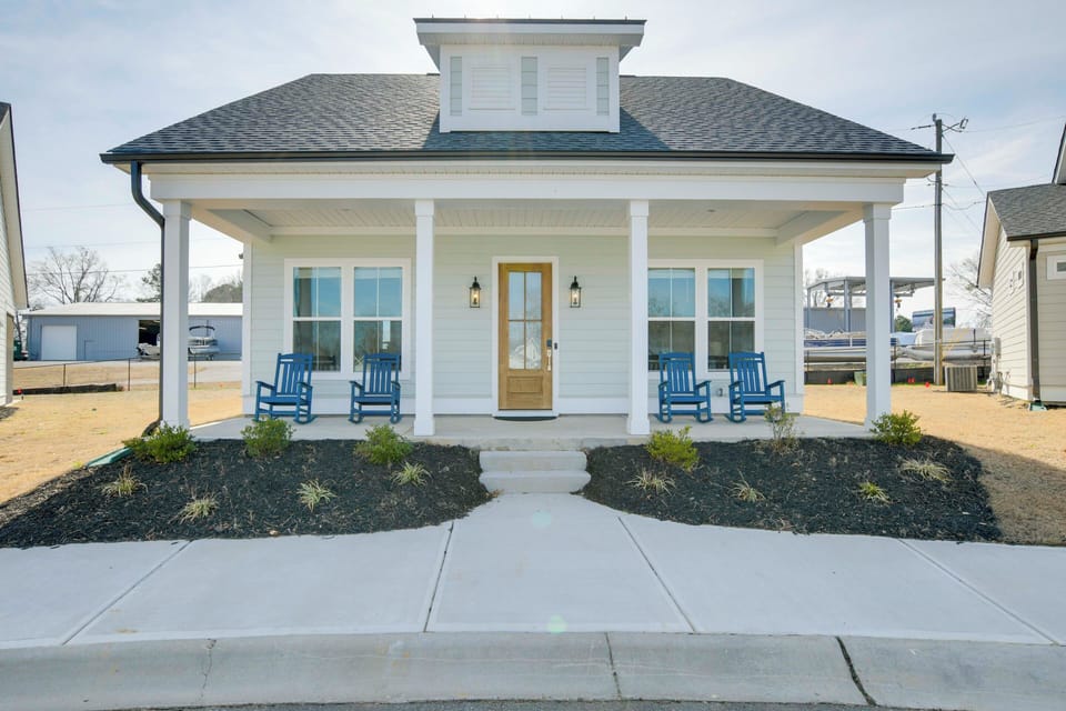 Greenwood Vacation Rental | 3BR | 2.5BA | 1,300 Sq Ft