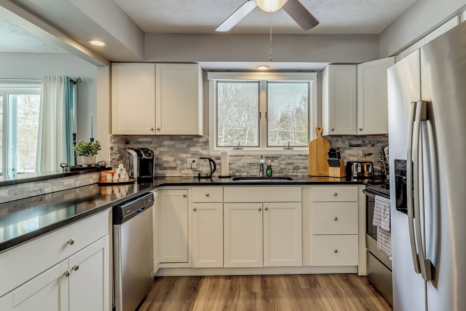 Kitchen | Main Level