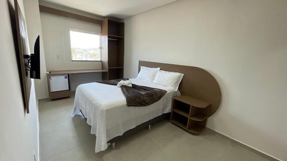 Double Room, 1 Double Bed, Housekeeping | Laptop workspace, WiFi (free), bed sheets