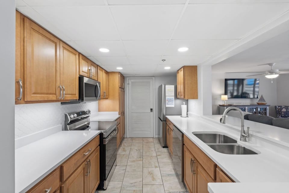 Large kitchen, well equipped